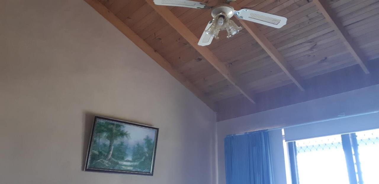 Mapleton Peaceful Provence Bnb Екстериор снимка